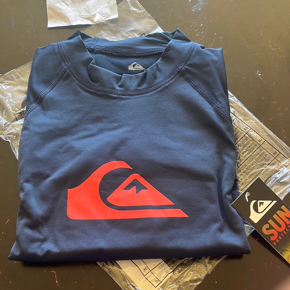 men’s rash guard